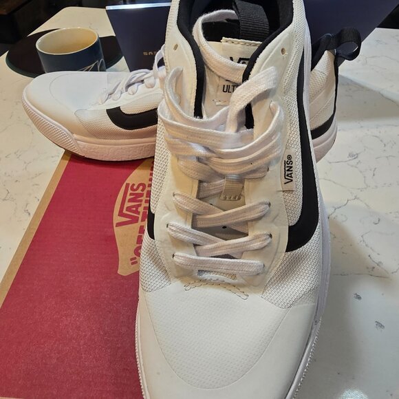 New Vans UltraRange Exo MTE Shoes - White (VN0A4U1KWHT) Mens Size 9 Sneakers - Picture 2 of 13